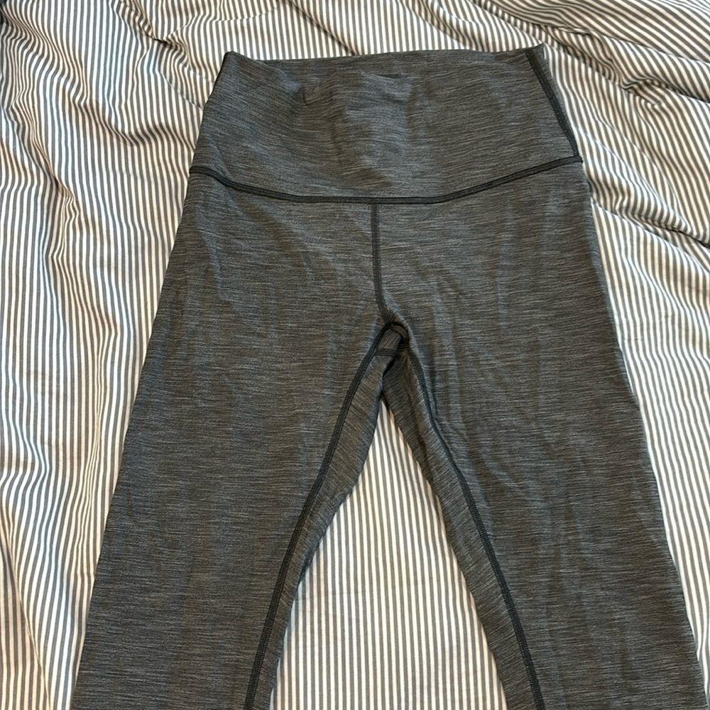 Lululemon gray high rise leggings size 6 excellent condition never worn